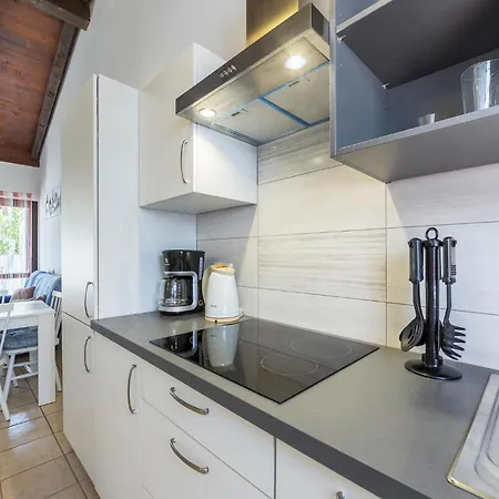 Prázdninový dům 2 Bedroom Amazing In Cervar Porat Poreč
