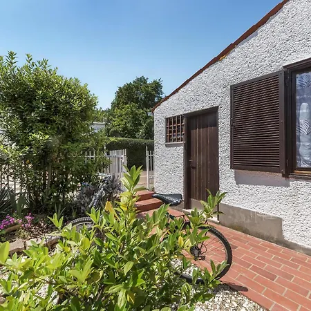 2 Bedroom Amazing In Cervar Porat Poreč