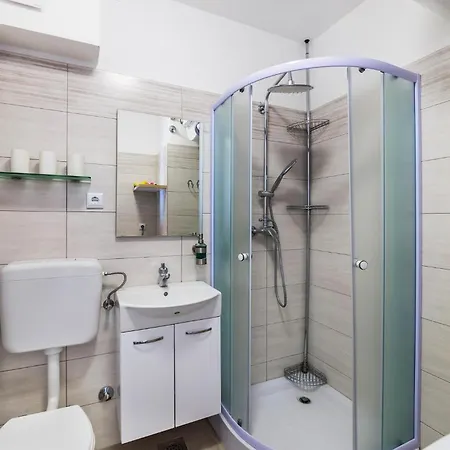 2 Bedroom Amazing In Cervar Porat Dom wakacyjny *